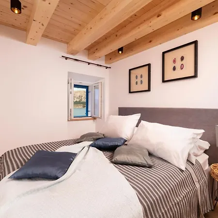 Little Beach House Baska  Exterior photo